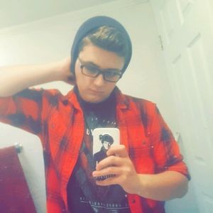 Meet your Posher, Ethan